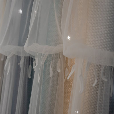 Van het de Stofferingsgordijn van venster de Witte Tulle van de de Stoffenzijde Garens van Warmful Zachte