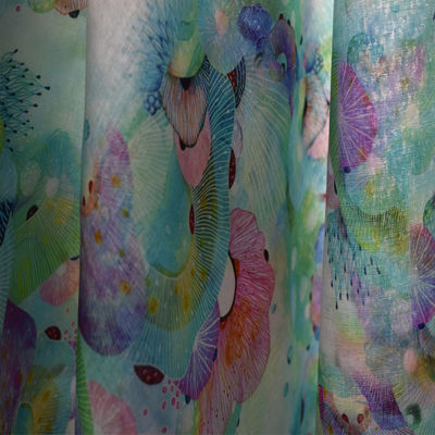 Van de Katoenen van de luxepolyester de Broekramee Stoffen lichtblauwe Bloemen Geweven Kleding